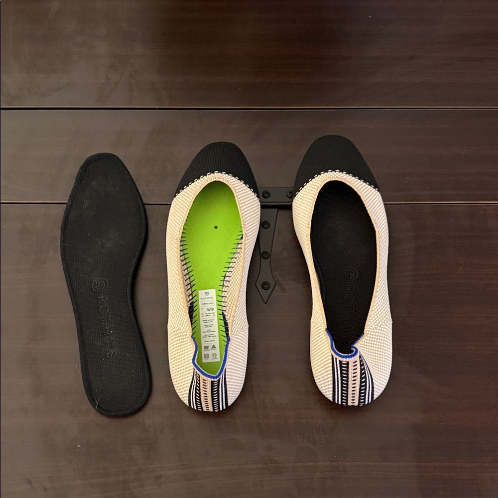 Almost NEW Rothy's Black and Cream Women's Flats